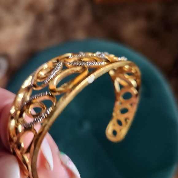 Gold plated and diamond chip cuff - Picture 6 of 10